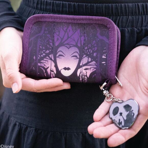 Harveys Just One Bite Disney Villains Snow White Evil Queen Fun Size Wal… main image 1